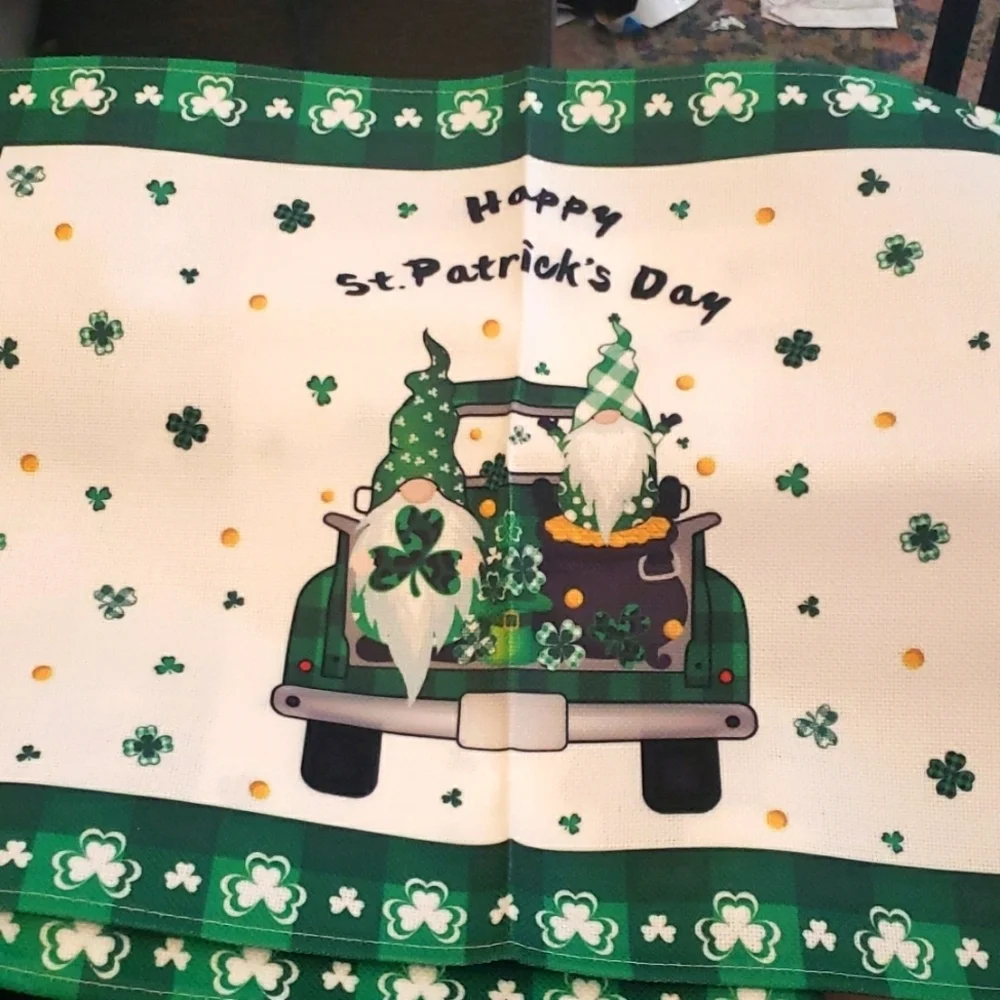 Buryeah St. Patrick's Day 13x72 Inch Table Runner & 4 Placemat Set
